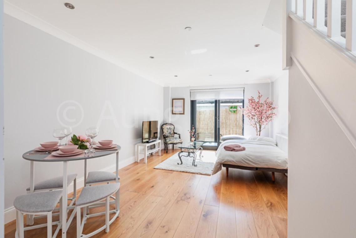Exceptional 2 Bed Boutique Home In Mill Hill Extérieur photo